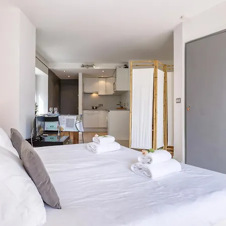 Le Bellevue 04 - Happy *